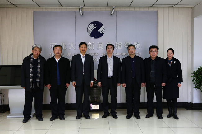图为省记协领导与永利官网领导合影