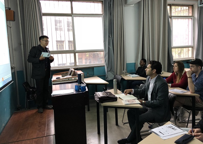 图一：在国际交流与教育学院参加汉语课程学习